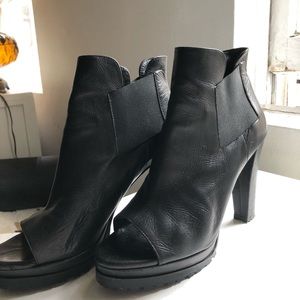 ALLSAINTS BOOTS WITH OPEN TOE DETAIL- SIZE 9 120$